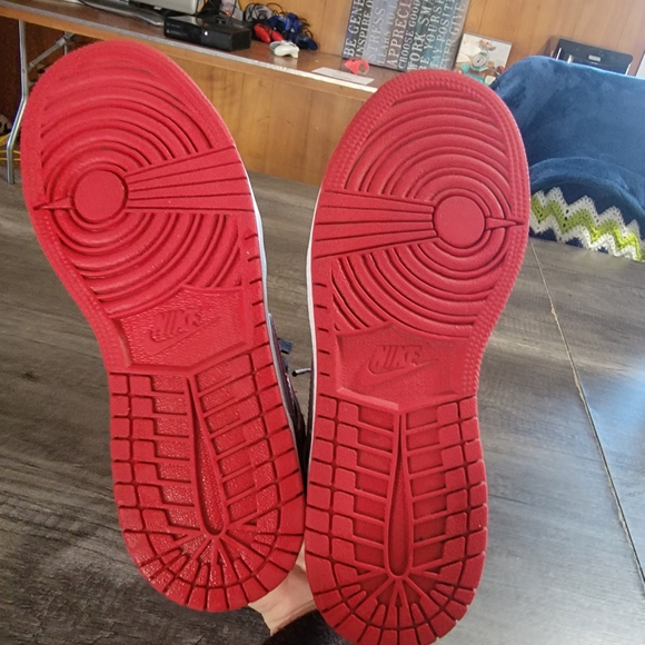 Nike Kids Sneakers Black and Red - Picture 5 of 6